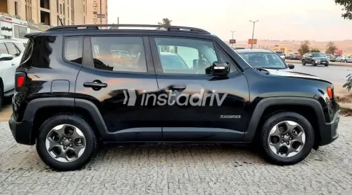 جيب رينيجيد 2018 أسود مستعملة للبيع - 5