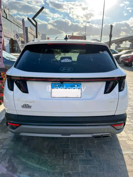 Hyundai Tucson 2025 White Used for Sale - 4