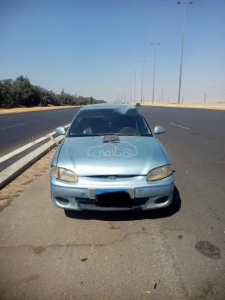 هيونداي اكسنت 1998 أزرق مستعملة للبيع