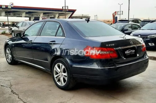 مرسيدس E 250 2011 أزرق غامق مستعملة للبيع - 5