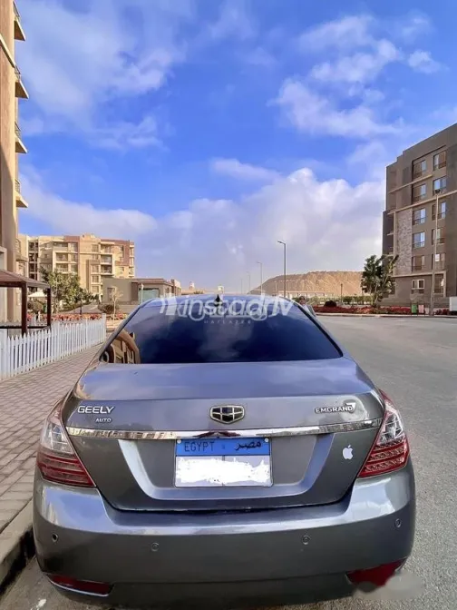 Geely Emgrand 7 2015 Gray Used for Sale - 2