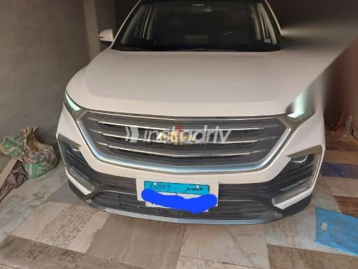 Chevrolet Captiva 2021 White Used for Sale - 3