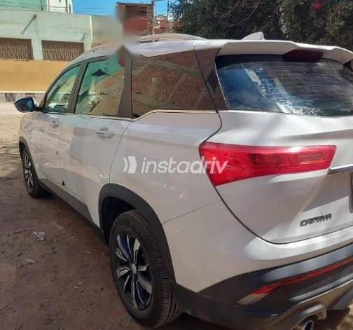 Chevrolet Captiva 2021 White Used for Sale - 5