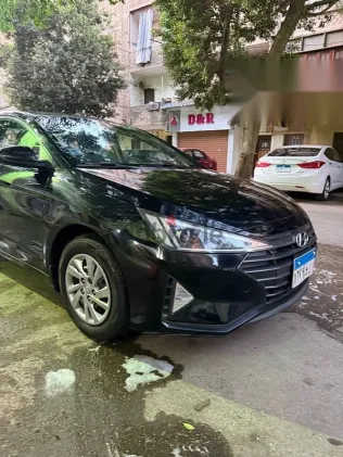 هيونداي إلنترا 2020 أسود مستعملة للبيع