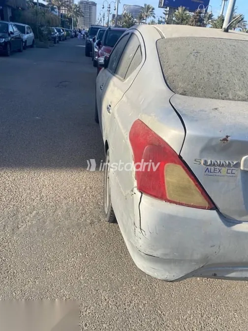 نيسان صنى 2016 فضي مستعملة للبيع - 4