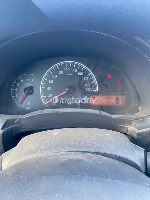 نيسان صنى 2016 فضي مستعملة للبيع - 5