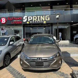 هيونداي إلنترا 2026 أزرق غامق جديدة للبيع