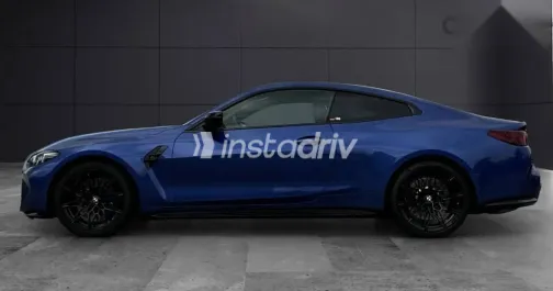 بي ام دبليو M4 2024 أزرق غامق مستعملة للبيع - 1