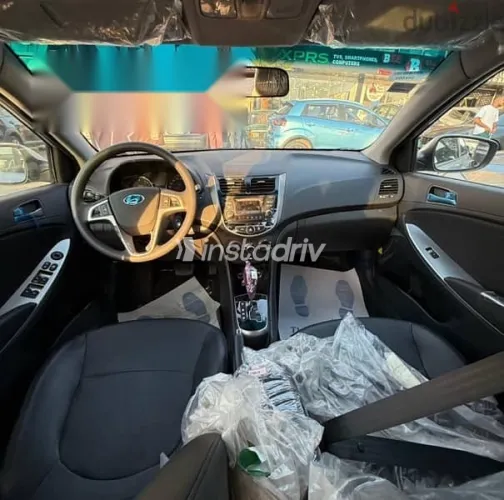 هيونداي اكسنت 2026 فضي جديدة للبيع - 3