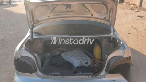 هيونداي اكسنت 2005 فضي مستعملة للبيع - 5