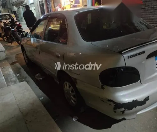 هيونداي اكسنت 2005 فضي مستعملة للبيع - 8