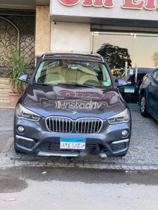 بي ام دبليو X1 2018 أبيض مستعملة للبيع - 1