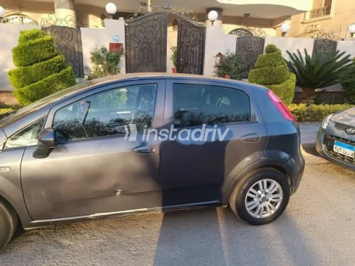 فيات بونتو 2016 رمادي مستعملة للبيع - 3