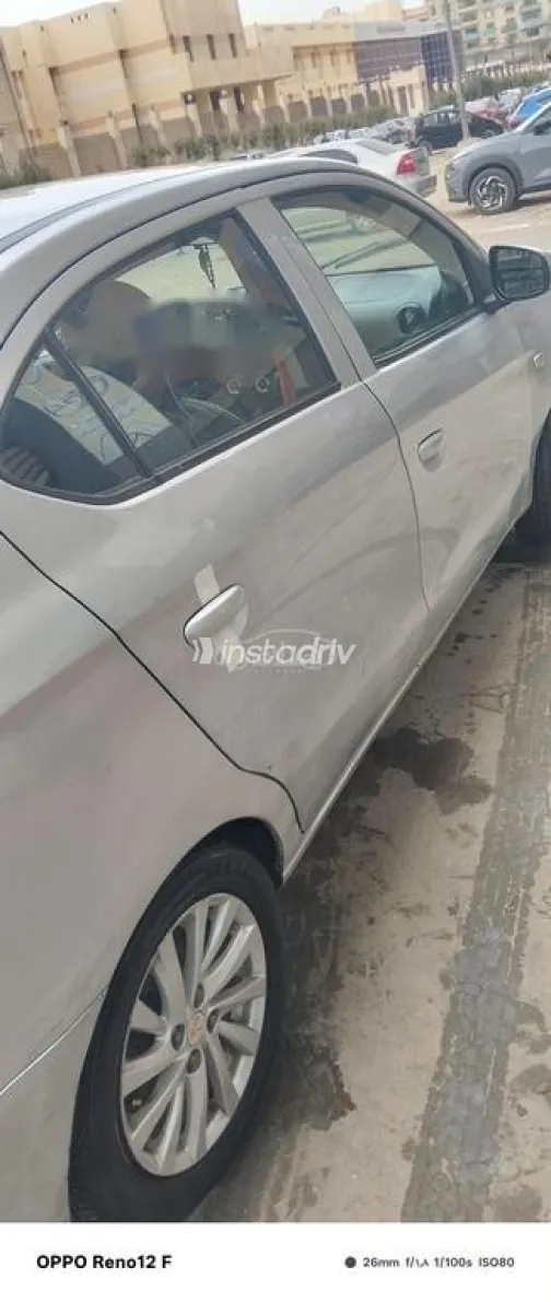 ميتسوبيشي اتراج 2015 فضي مستعملة للبيع - 3