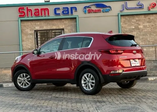 كيا سبورتاج 2022 أحمر غامق مستعملة للبيع - 4