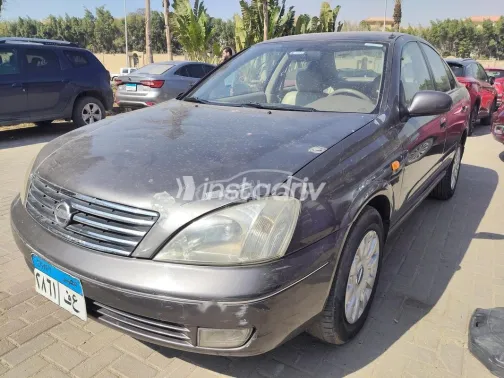 نيسان صنى 2014 رمادي غامق مستعملة للبيع - 2