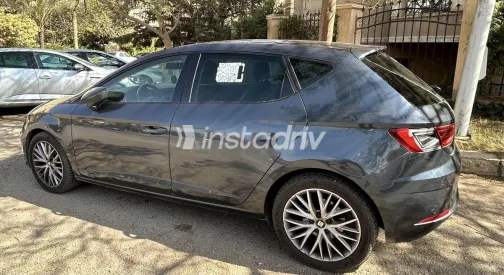 سيات ليون 2020 أبيض مستعملة للبيع - 2