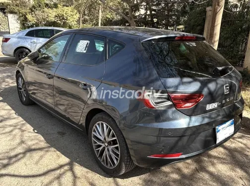 سيات ليون 2020 أبيض مستعملة للبيع - 3