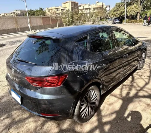 سيات ليون 2020 أبيض مستعملة للبيع - 4