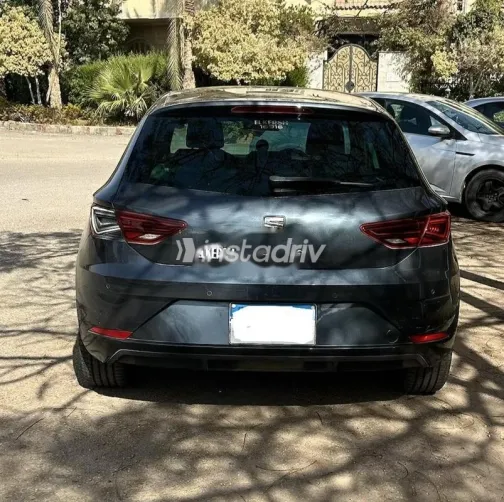 سيات ليون 2020 أبيض مستعملة للبيع - 5