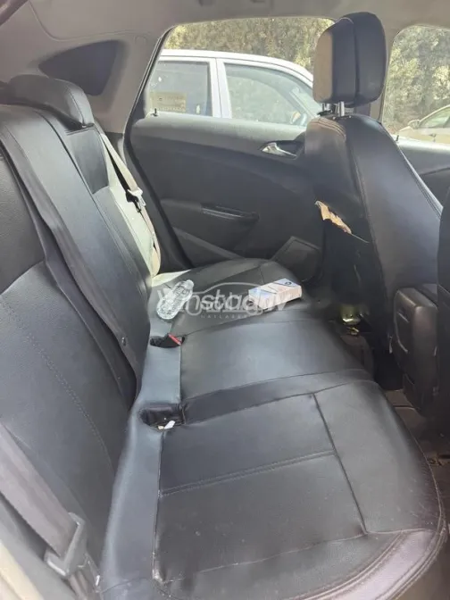 اوبل أسترا 2017 أبيض مستعملة للبيع - 1