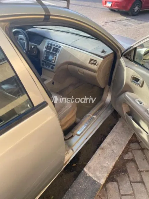 اسبيرانزا A516 2009 فضي مستعملة للبيع - 5