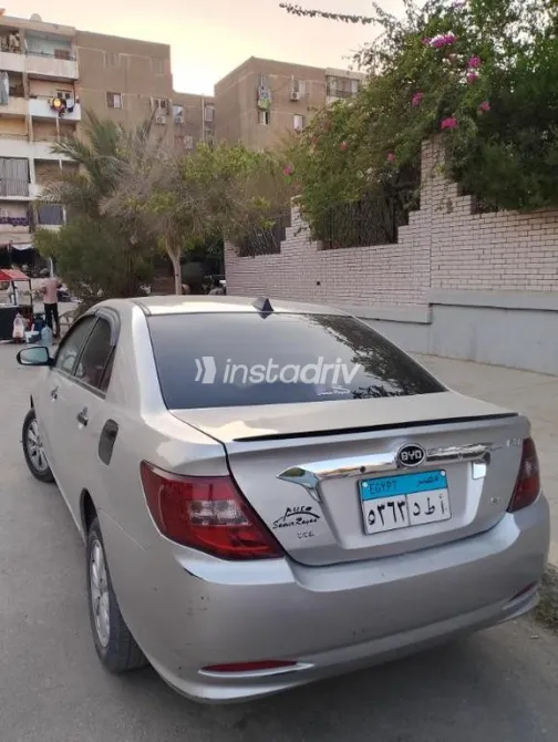 بى واى دى‬ F3 2024 أبيض مستعملة للبيع - 2