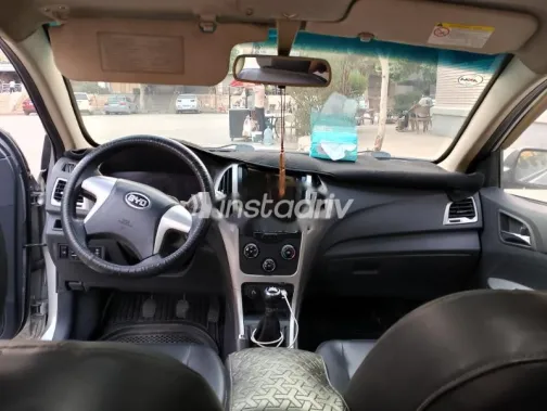 بى واى دى‬ F3 2024 أبيض مستعملة للبيع - 3