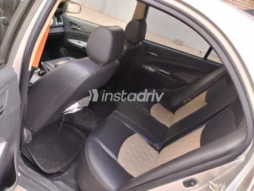 بى واى دى‬ F3 2024 أبيض مستعملة للبيع - 5