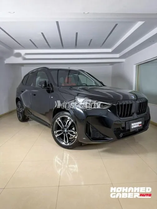بي ام دبليو X1 2025 أسود مستعملة للبيع - 3