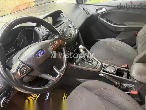 فورد فوكس 2017 أزرق غامق مستعملة للبيع - 5