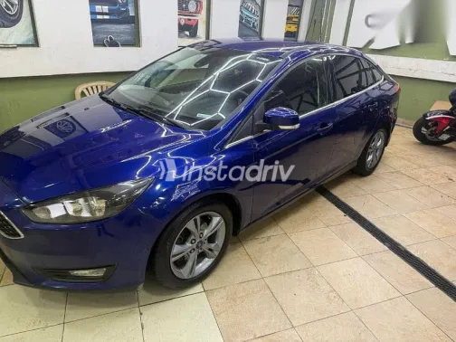 فورد فوكس 2017 أزرق غامق مستعملة للبيع - 8