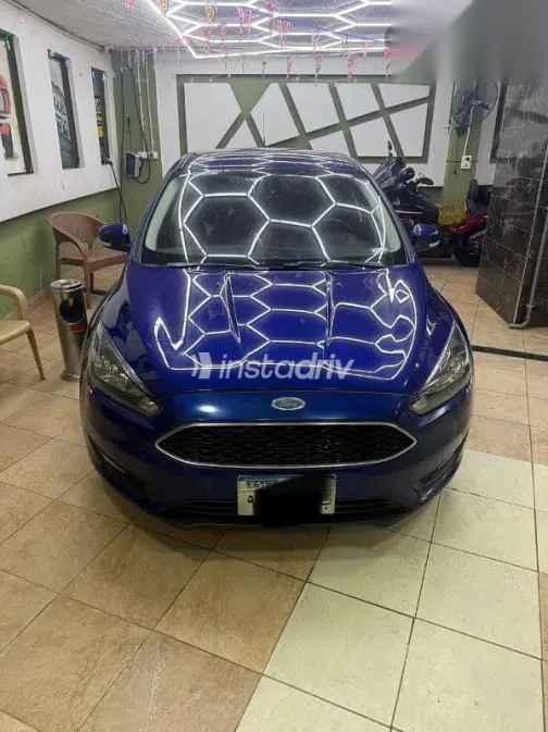 فورد فوكس 2017 أزرق غامق مستعملة للبيع - 10