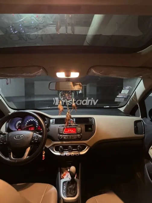 كيا ريو 2012 أزرق غامق مستعملة للبيع - 6