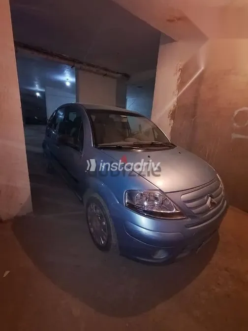 سيتروين C3 2004 أزرق غامق مستعملة للبيع - 1