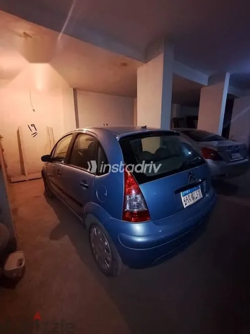 سيتروين C3 2004 أزرق غامق مستعملة للبيع - 2