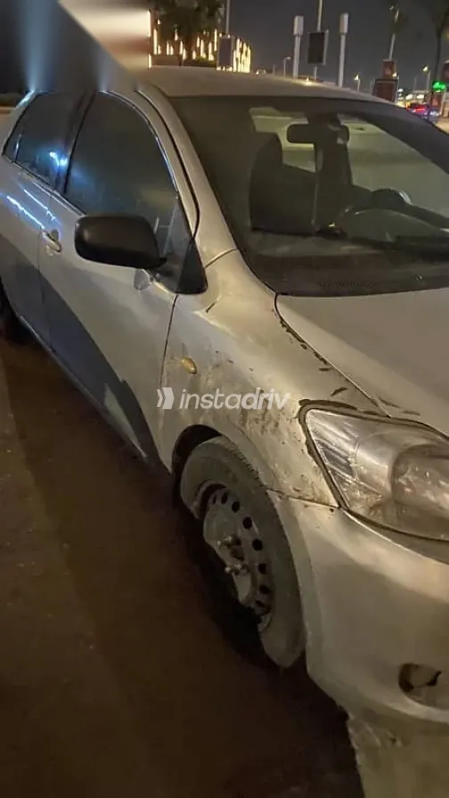 تويوتا ياريس 2009 رمادي مستعملة للبيع - 2