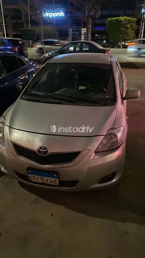 تويوتا ياريس 2009 رمادي مستعملة للبيع - 3