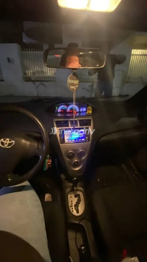 تويوتا ياريس 2009 رمادي مستعملة للبيع - 7