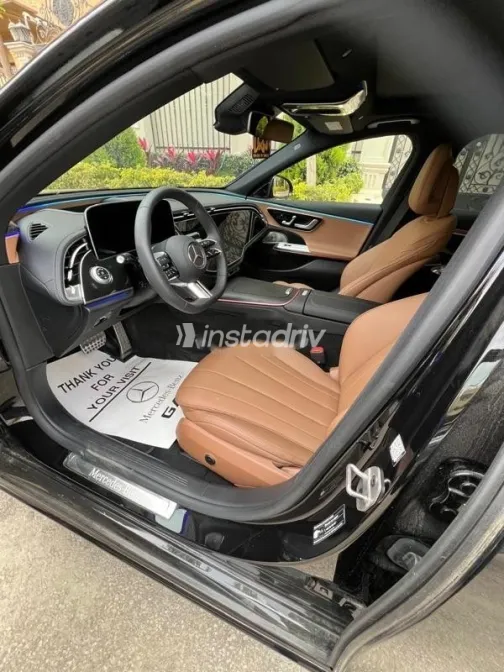 مرسيدس E 200 2025 أسود مستعملة للبيع - 2