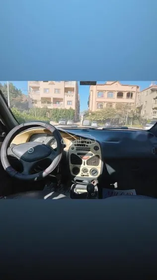 فيات سينا 2008 أحمر غامق مستعملة للبيع