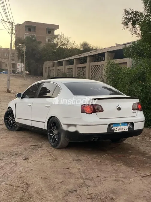 فولكس فاغن باسات 2009 أبيض مستعملة للبيع - 4