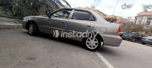 هيونداي فيرنا 2014 فضي مستعملة للبيع - 1