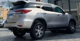 تويوتا فورتشنر 2022 فضي مستعملة للبيع