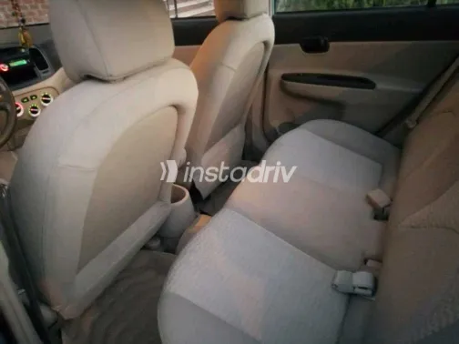 هيونداي اكسنت 2006 أبيض مستعملة للبيع - 1