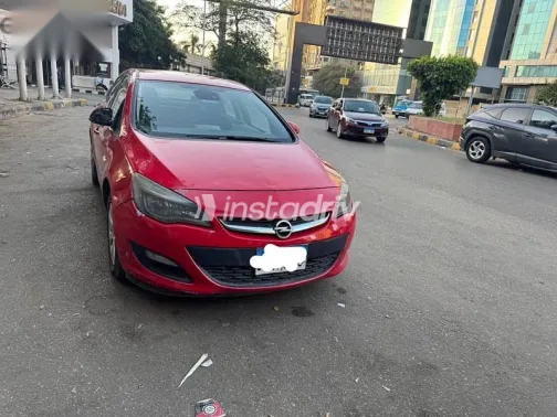 اوبل أسترا 2016 أحمر مستعملة للبيع - 3