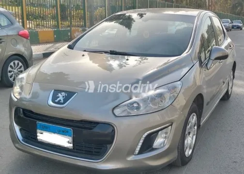 Peugeot 308 2013 Gold Used for Sale - 1