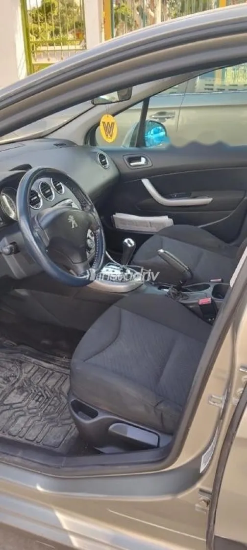 Peugeot 308 2013 Gold Used for Sale - 4