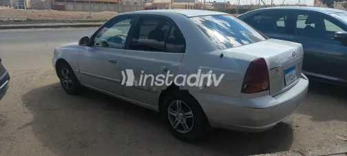 هيونداي فيرنا 2015 فضي مستعملة للبيع - 1