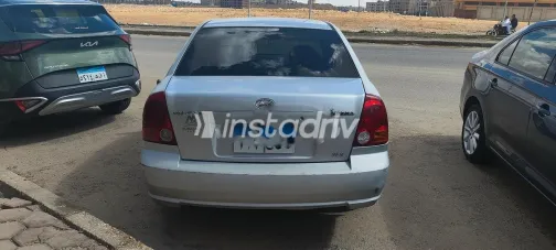 هيونداي فيرنا 2015 فضي مستعملة للبيع - 2